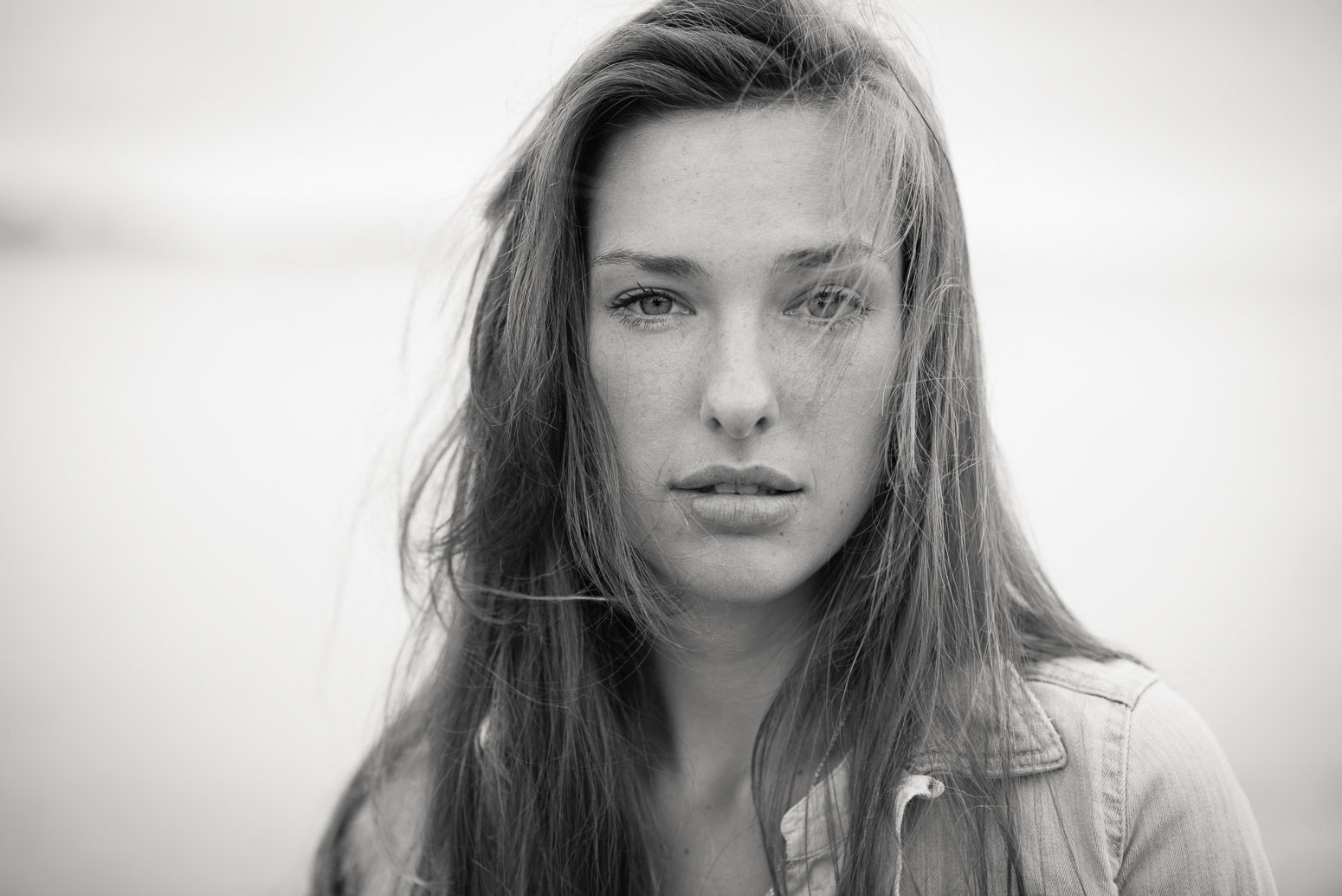 Portrait Fotoshooting in Hamburg am Elbufer