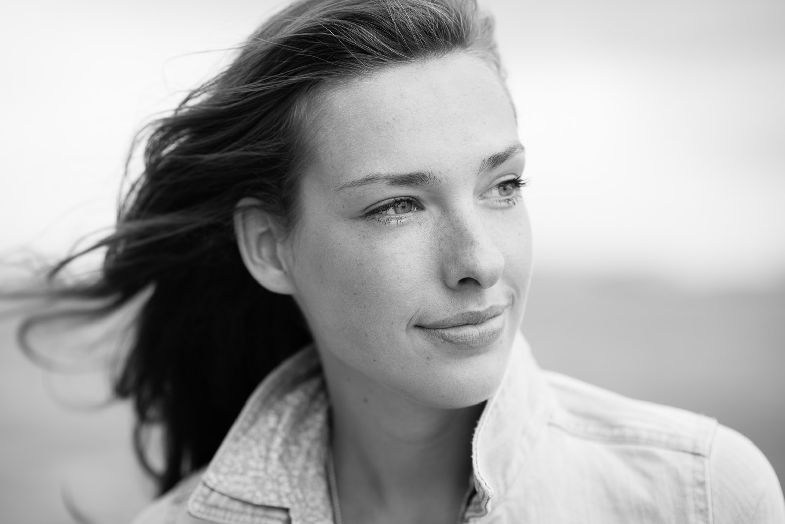 Portrait Fotoshooting in Hamburg am Elbufer